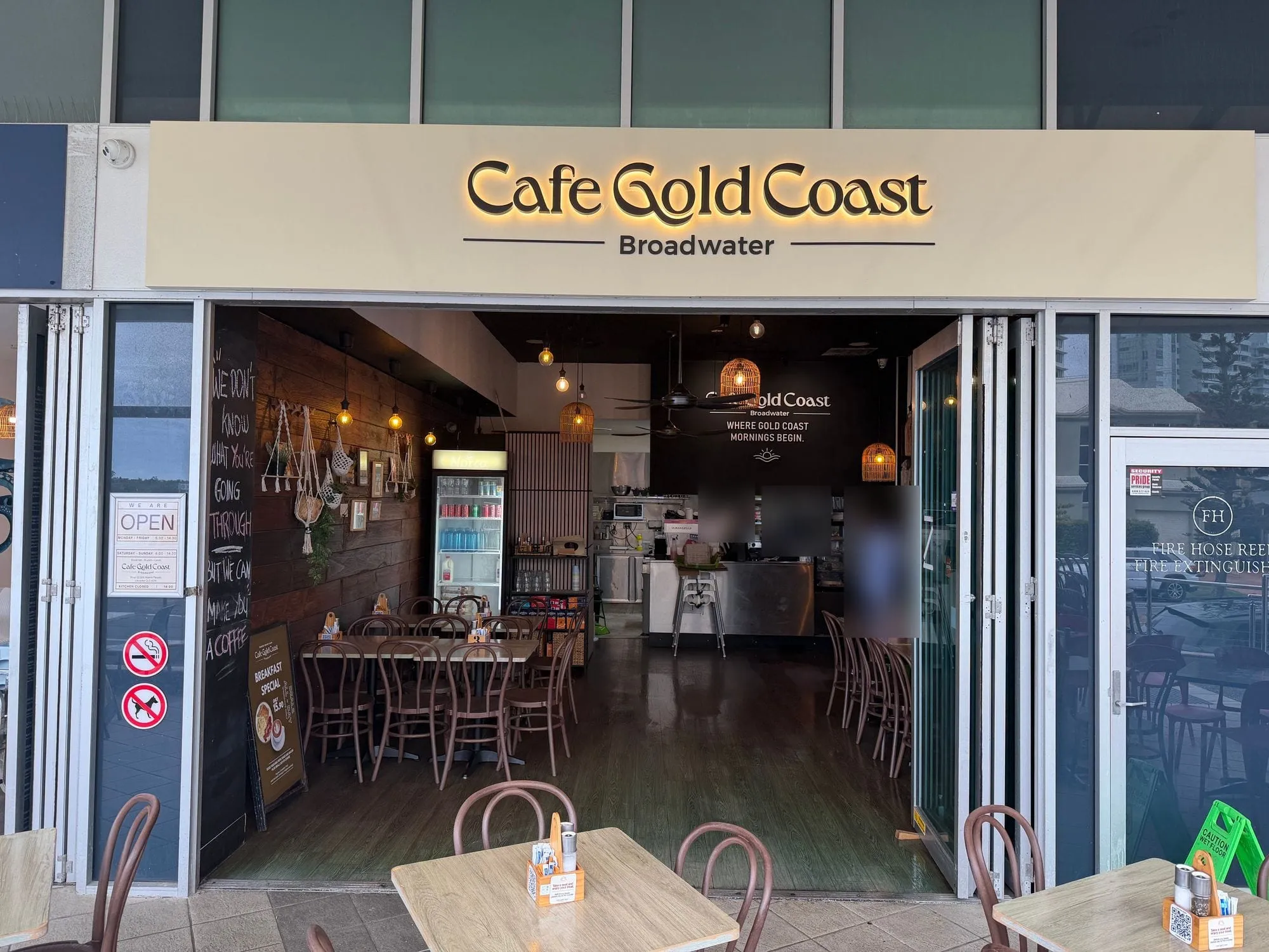 Cafe Gold Coast shopfront